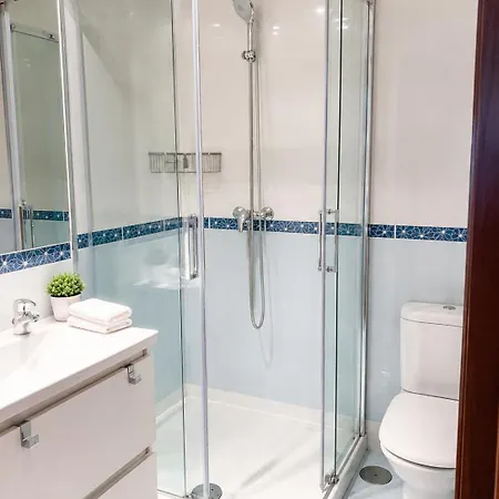 Atico Centrico Con Piscina Comunitaria 리바데오