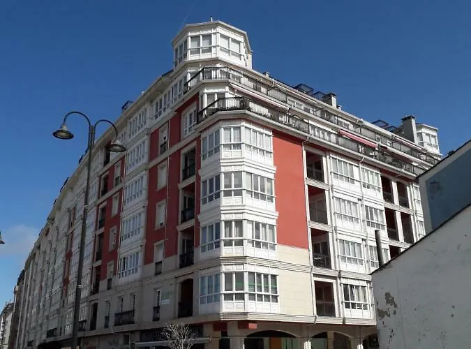 Atico Céntrico Con Piscina Comunitaria *